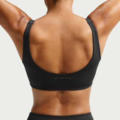 NIKE公式】NikeSKIMS Matte ウィメンズ スクープネック ブラ